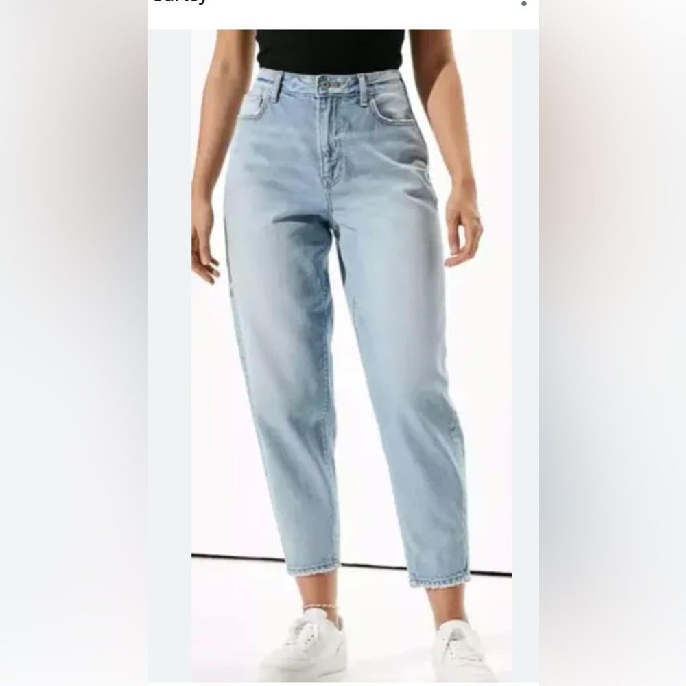 American Eagle Mom Jeans